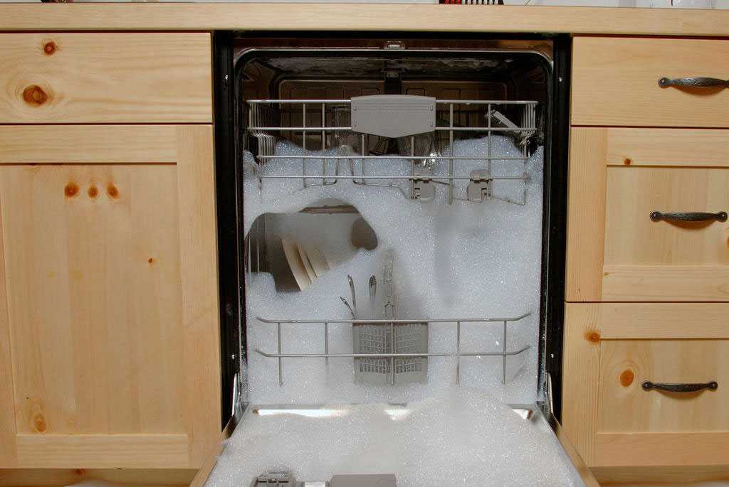 Посудомоечная машина не промывает посуду Whirlpool